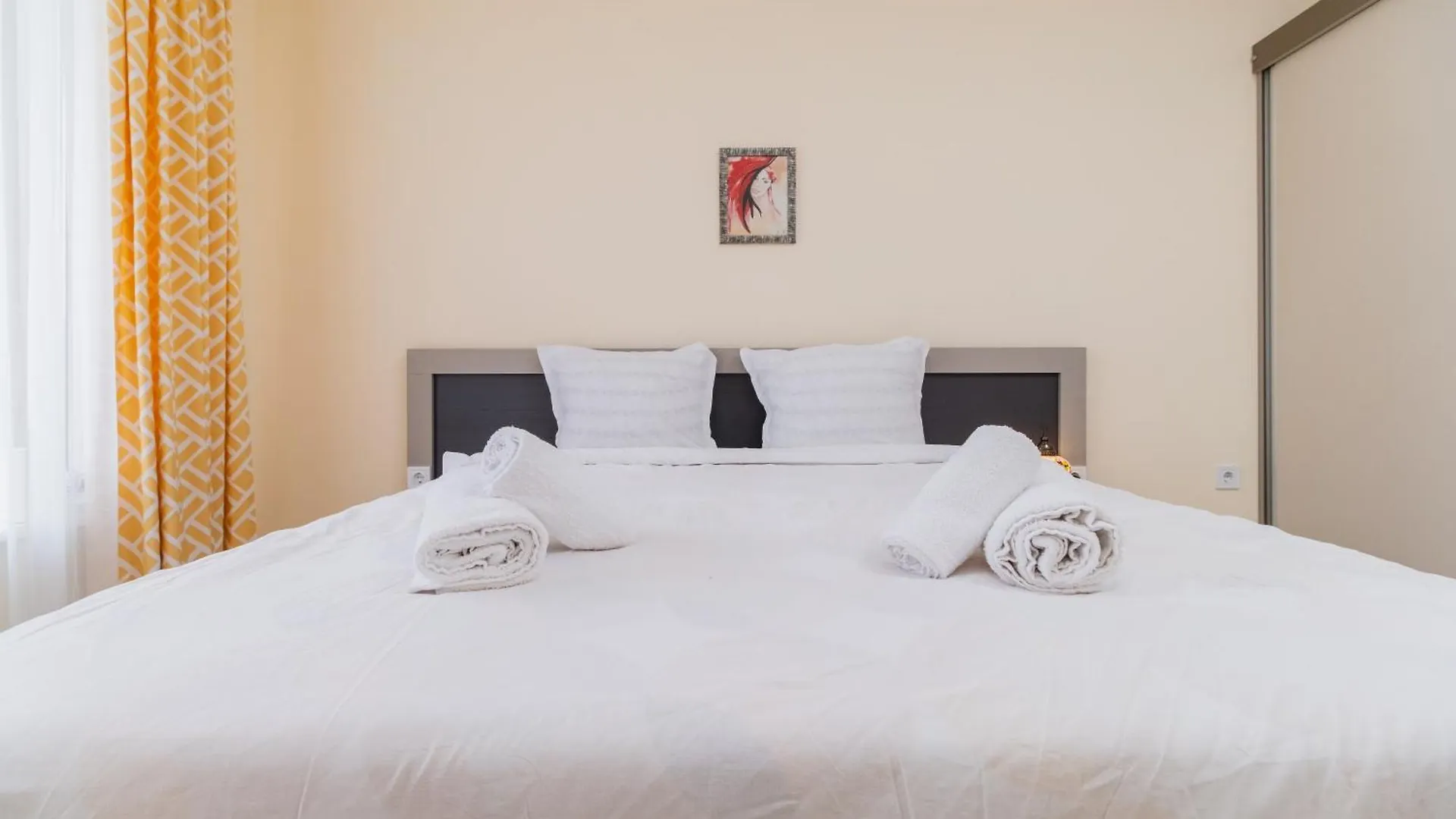 Cozy 2-Bed Apartment بلوفديف 0*,